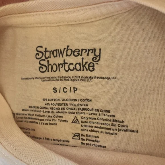 🎀 Strawberry Shortcake Women's Garden Party and Friends Short Sleeve T-Shirt S - Picture 3 of 3